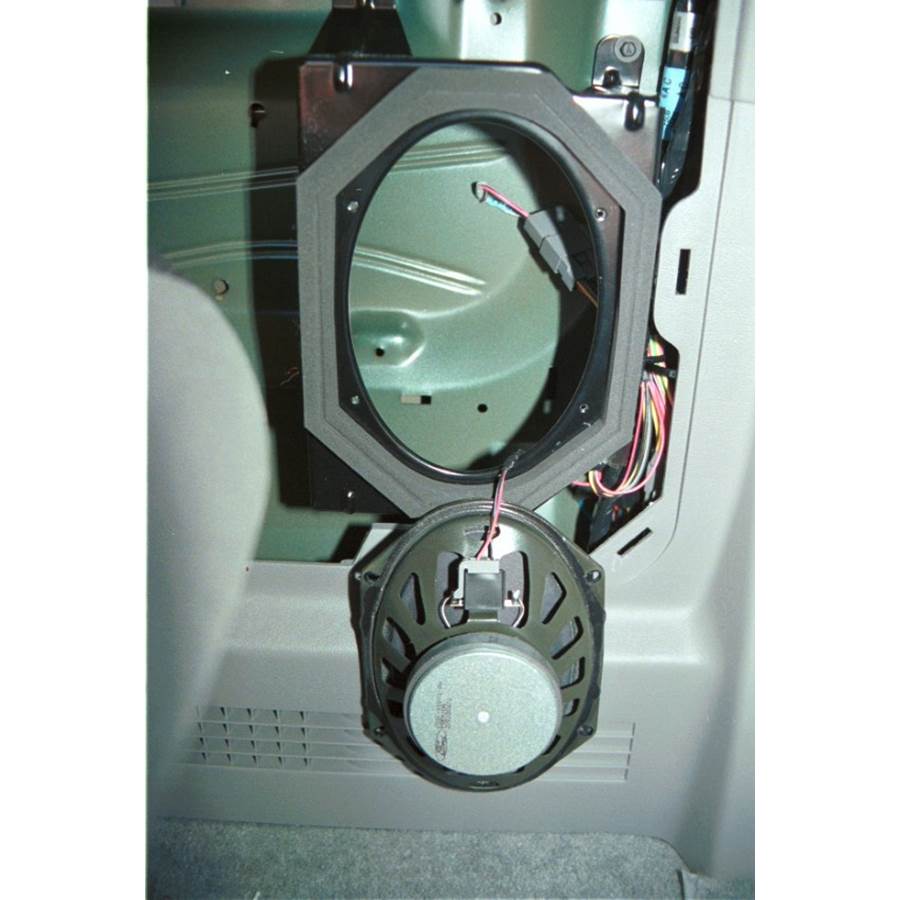 1997 Ford Econoline Mid-rear speaker removed
