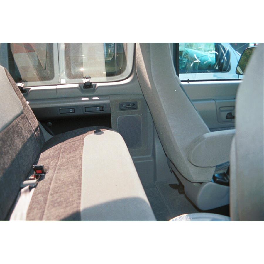 1998 Ford Club Wagon Mid-rear speaker location