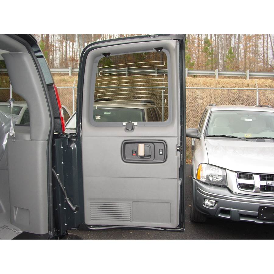 2007 Chevrolet Express Tail door speaker location