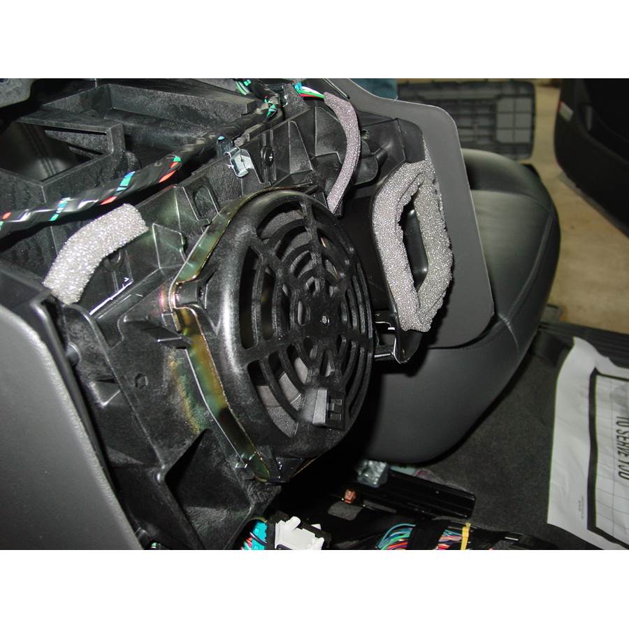 2006 Chevrolet Silverado 2500/3500 Center console speaker