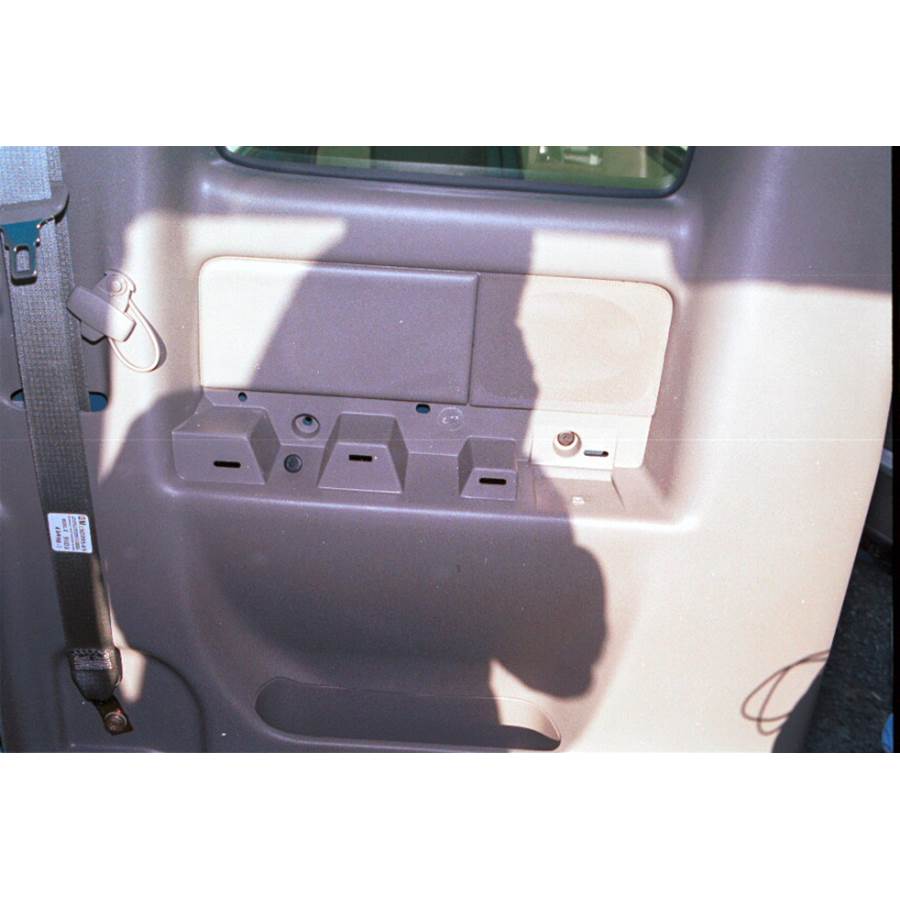 2001 Chevrolet Silverado 1500 Rear pillar speaker location