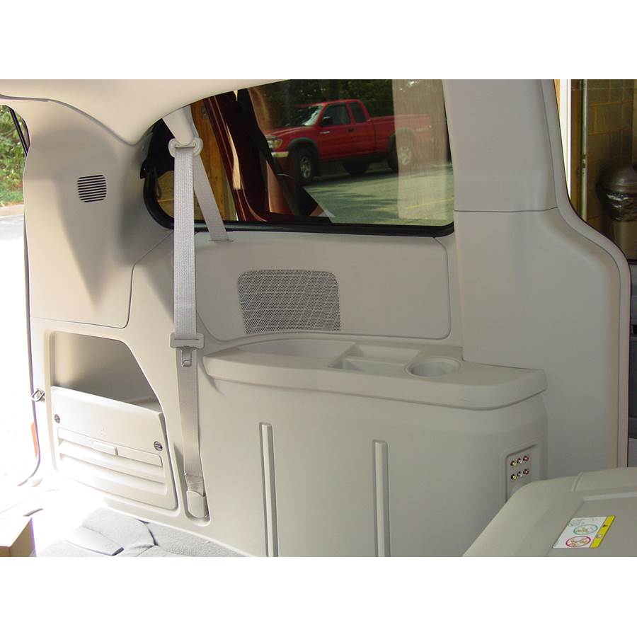 2016 Dodge Grand Caravan Mid-rear speaker location