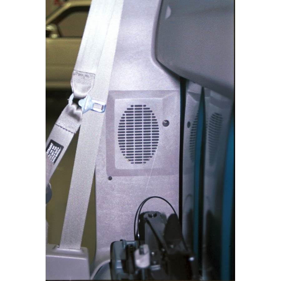 2000 GMC Sierra Classic Rear cab speaker location