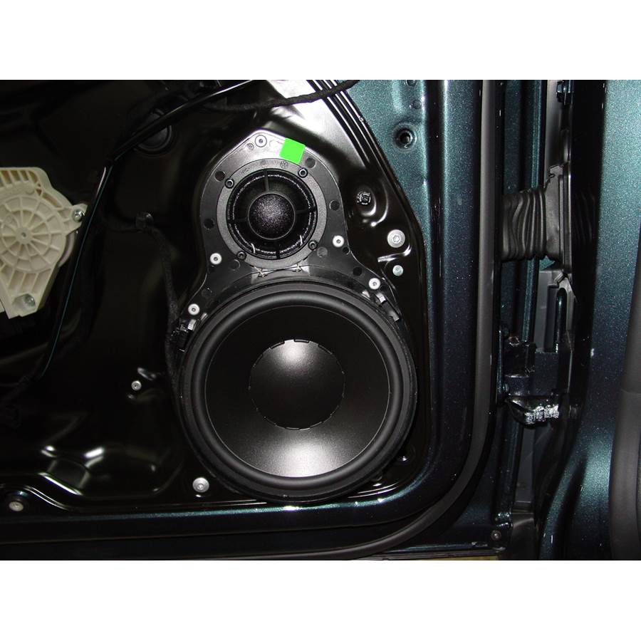2006 Volkswagen Passat Front door woofer