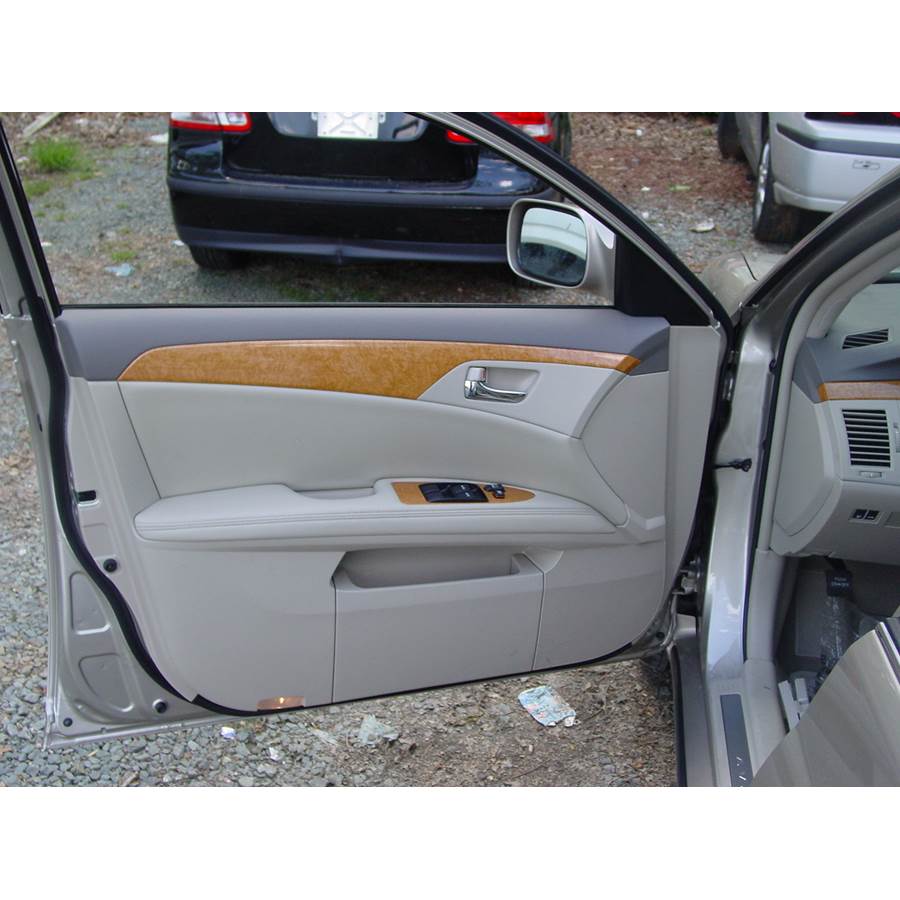 2005 Toyota Avalon Front door speaker location