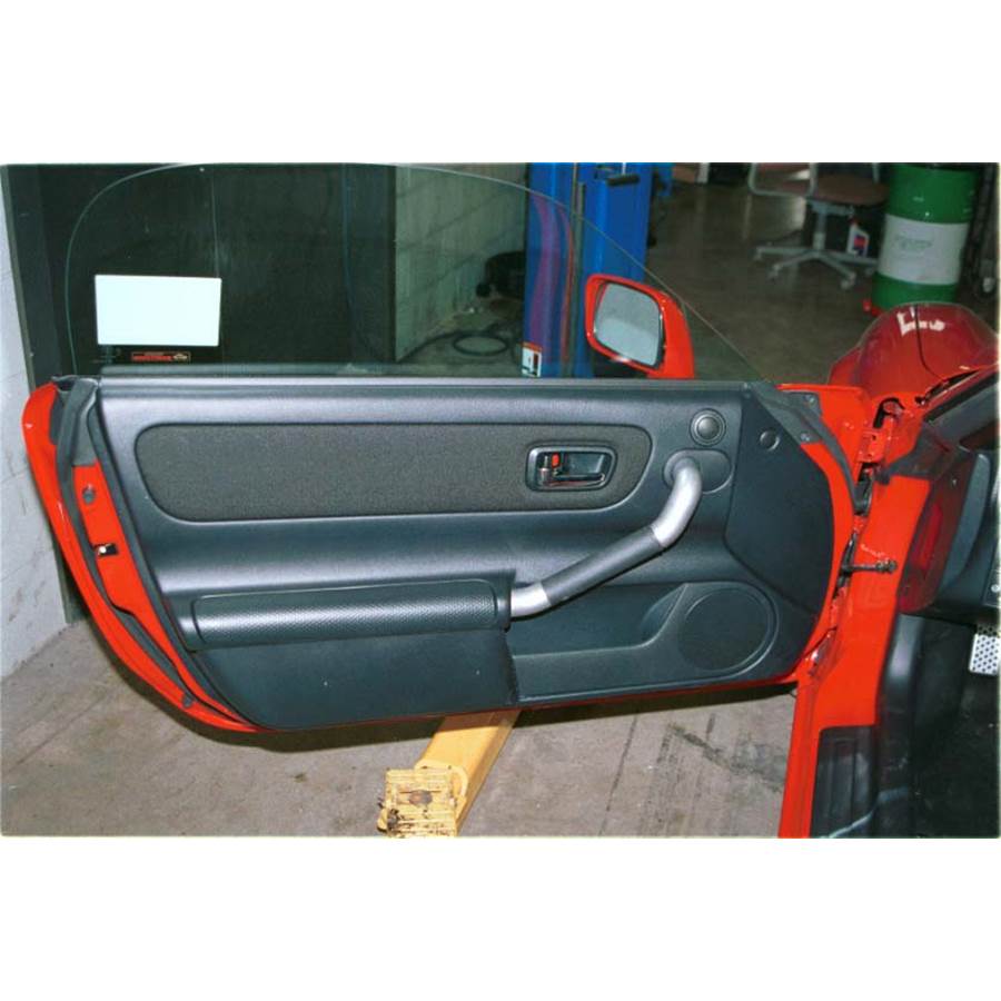 2004 Toyota MR2 Spyder Front door speaker location