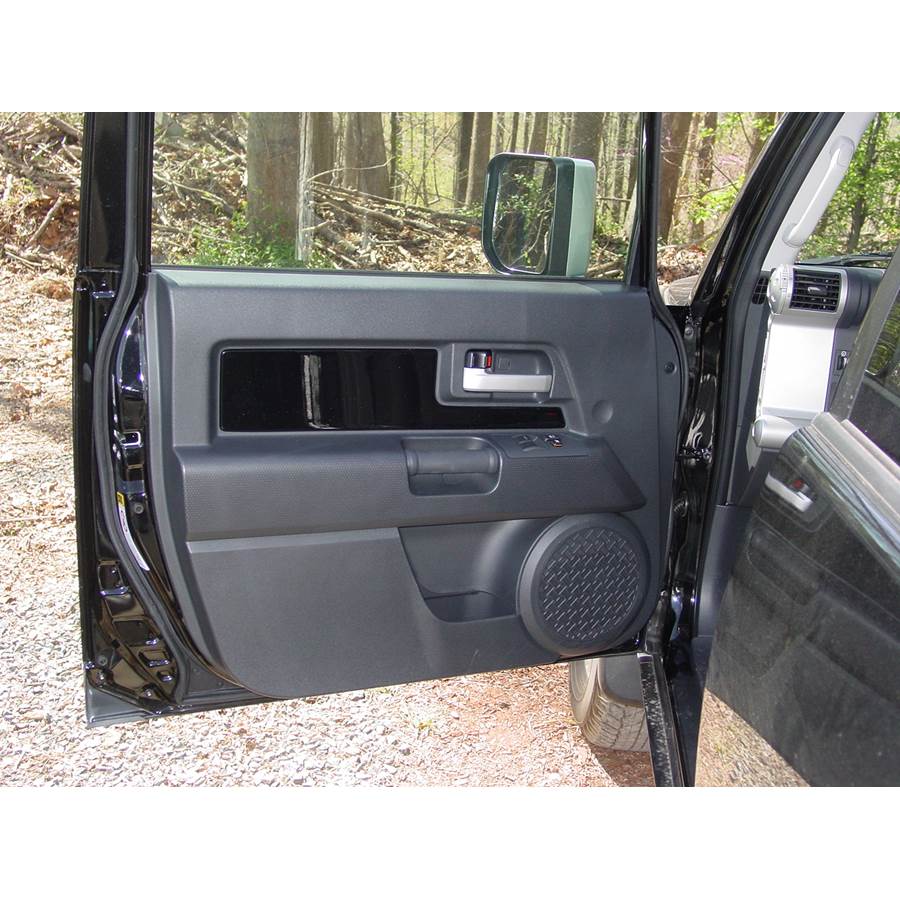 2010 Toyota FJ Cruiser Front door speaker location