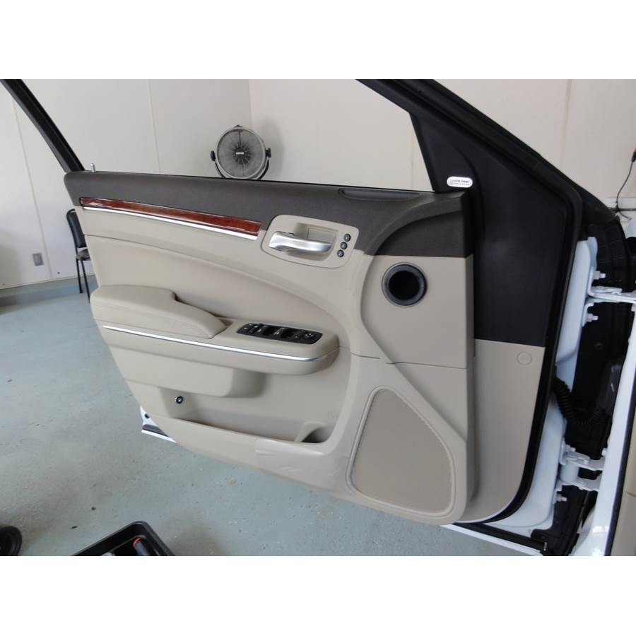 2014 Chrysler 300 Front door speaker location