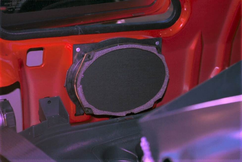 chevy s-10 blazer jimmy bravada rearside speaker