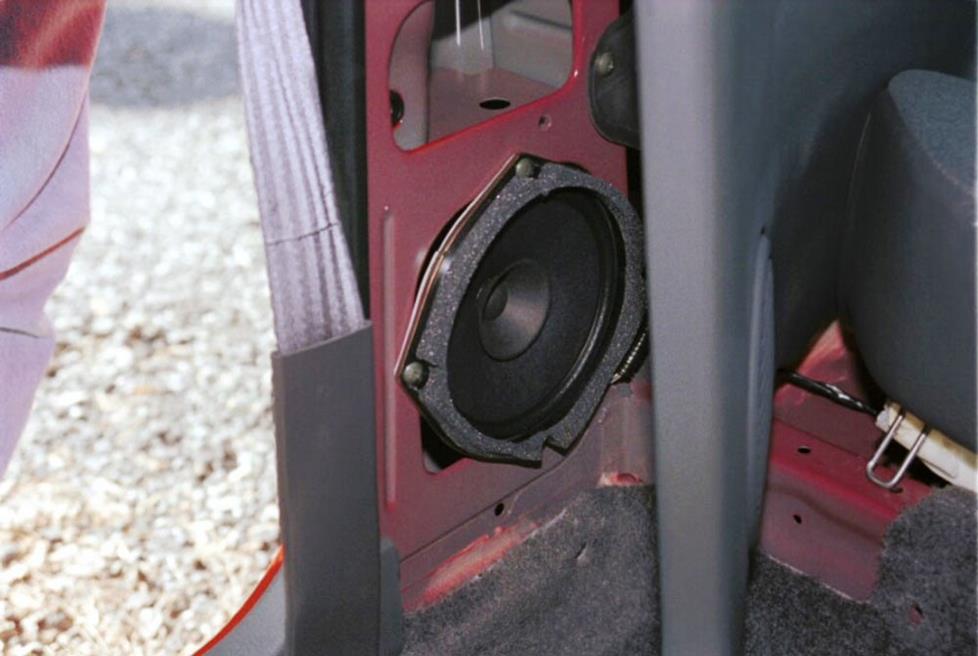 chevy geo metro rear side speakers