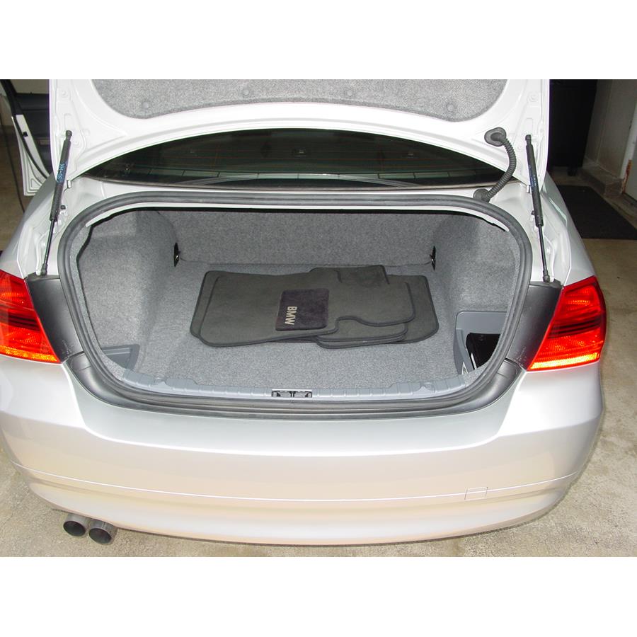 2011 BMW 3 Series Cargo space