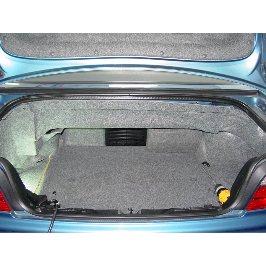 2005 BMW 3 Series Cargo space