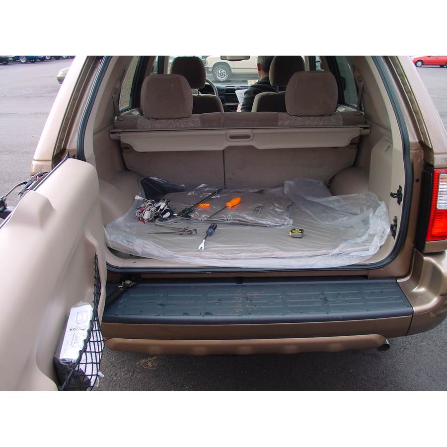 2001 Isuzu Rodeo Cargo space