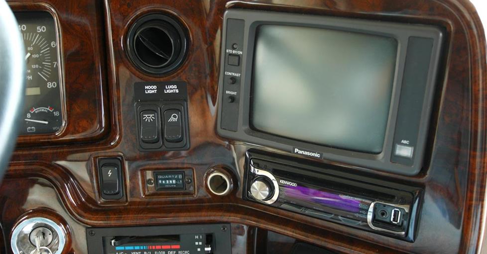 Dash with original monitor