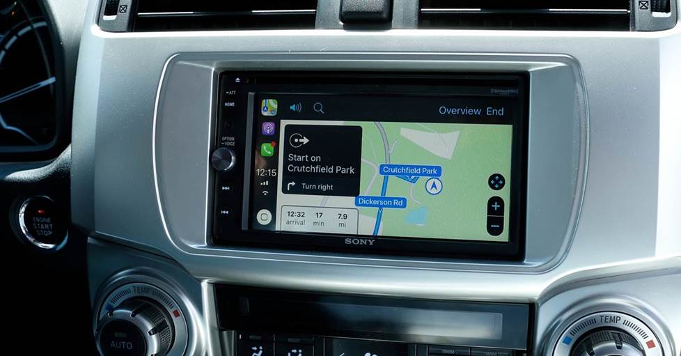 Navigation with Siri and Apple CarPlay