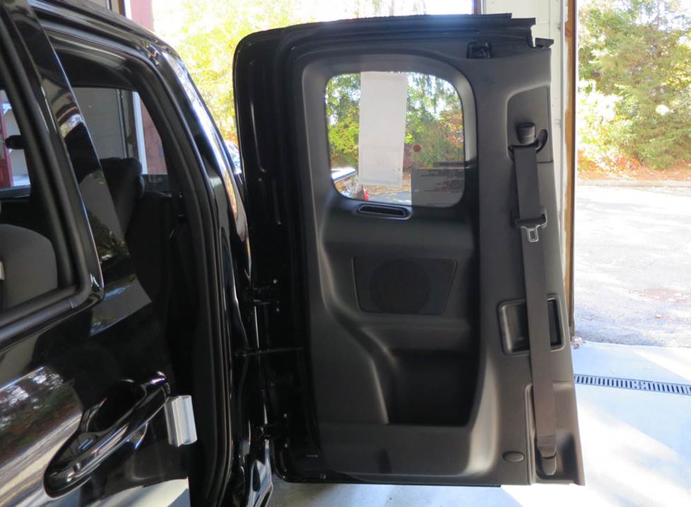 toyota tacoma access cab door