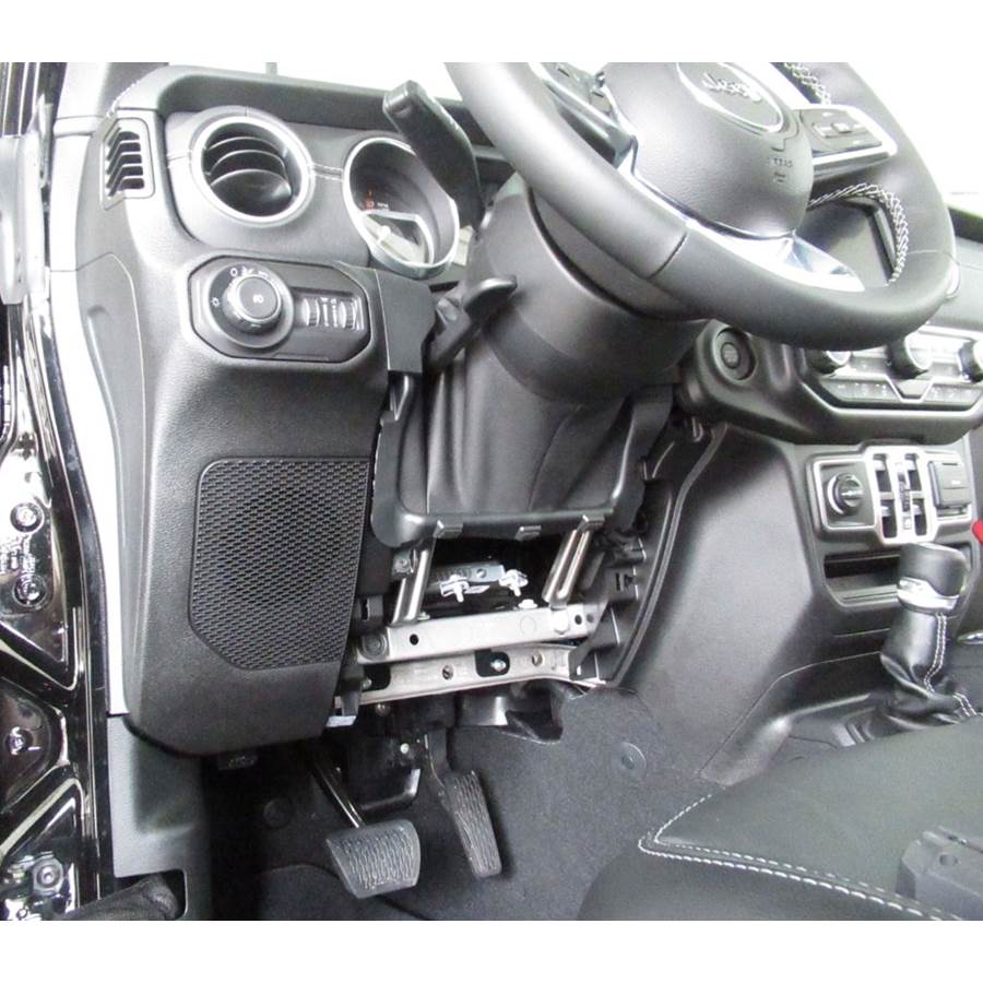2018 Jeep Wrangler Unlimited (JL) Lower dash location