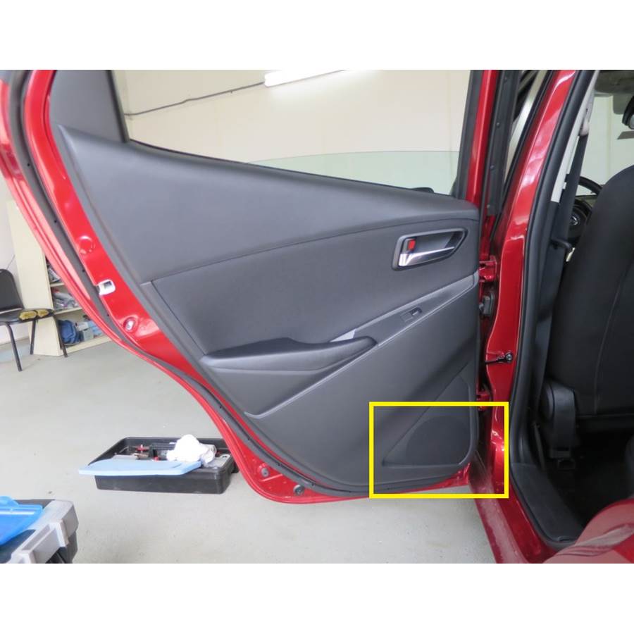 2018 Toyota Yaris iA Rear door speaker location