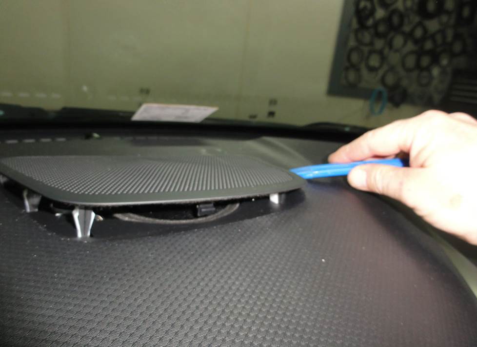 hyundai veloster center dash speaker
