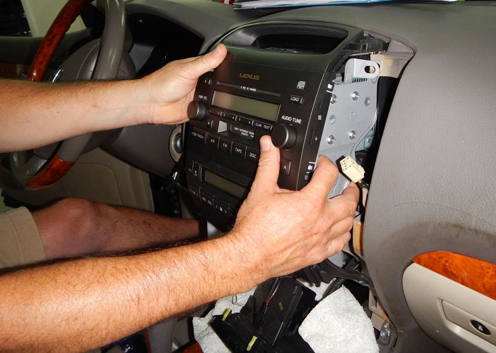 lexus gx base radio