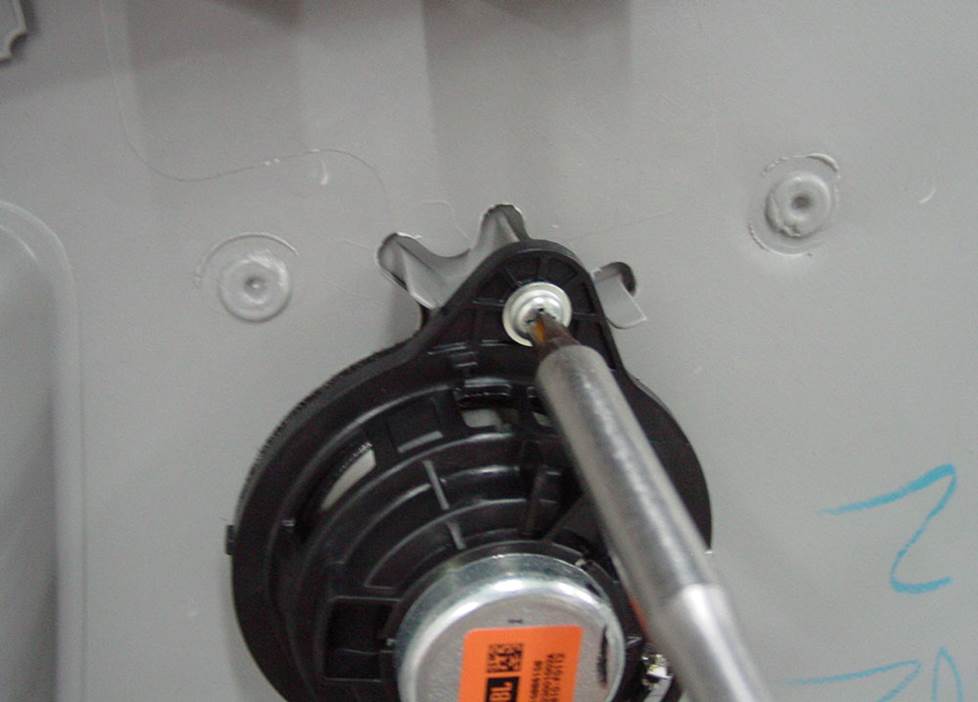 toyota sienna rear door speaker