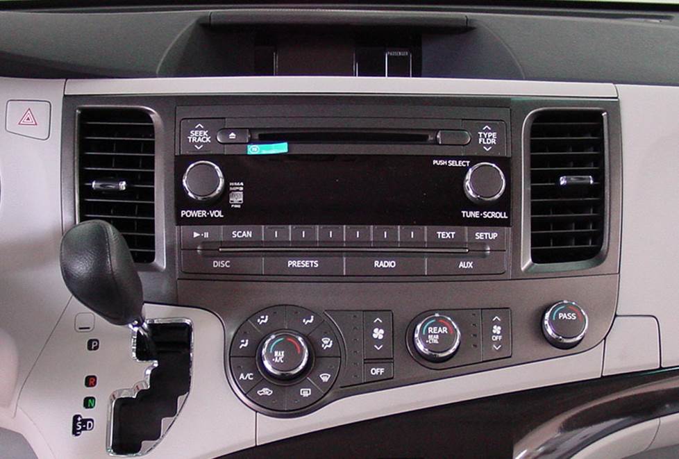 toyota sienna base radio