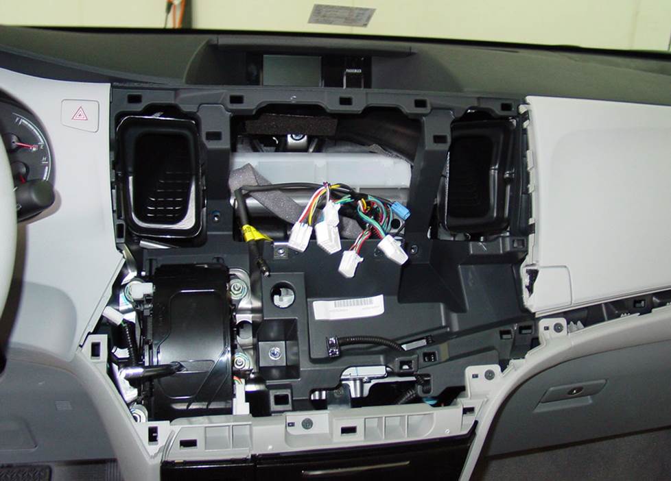 toyota sienna radio removal