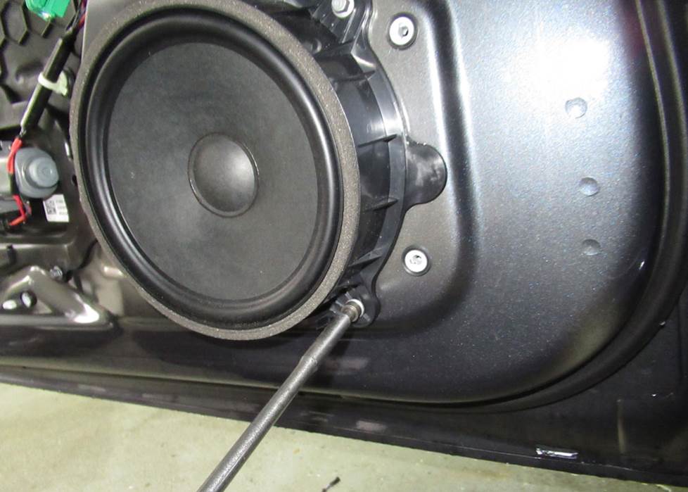 tesla model 3 speaker