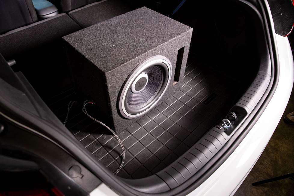 infinity subwoofer in trunk