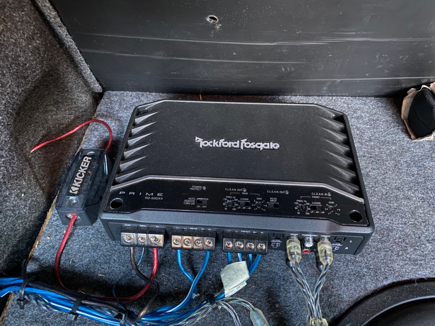 Rockford Fosgate デュアルチャンネルアンプ R2-500X4