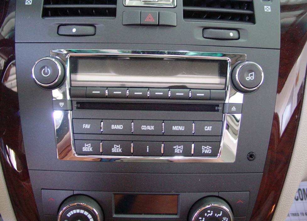 cadillac DTS bose radio