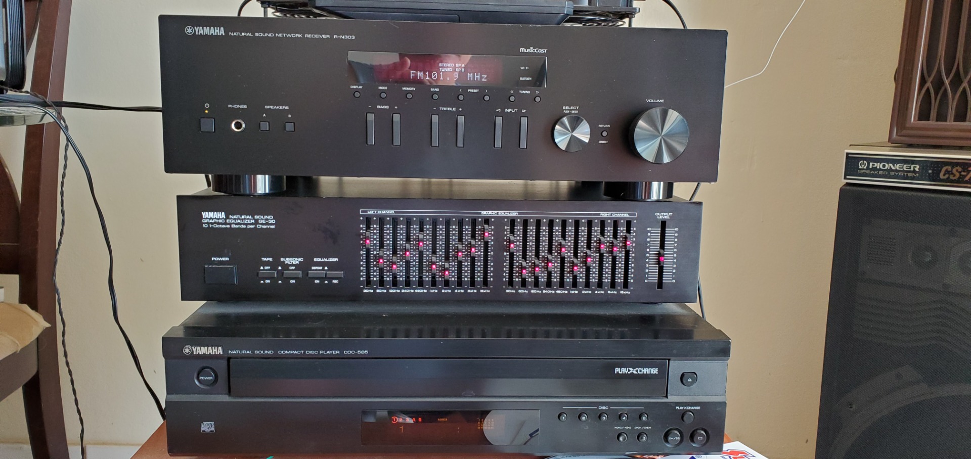 Customer Reviews: Yamaha R-N303 Stereo receiver with Wi-Fi Customer Reviews: Yamaha R-N303 Stereo receiver with Wi-Fi