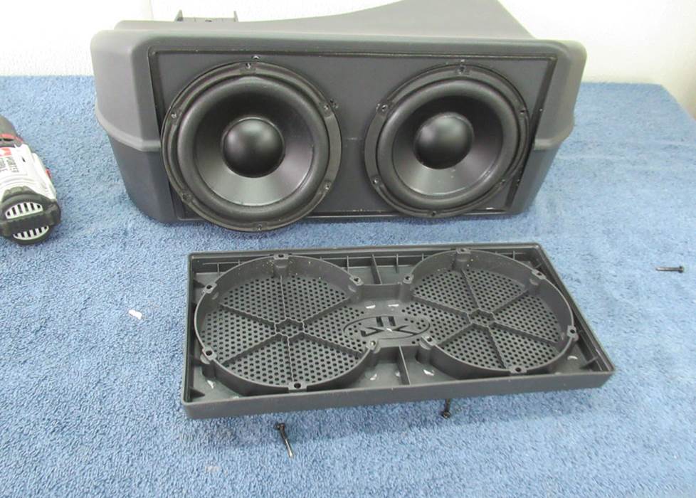 Nissan frontier 2025 under seat subwoofer
