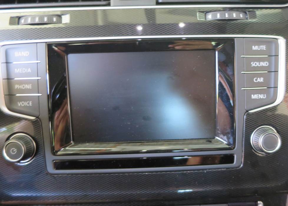 volkswagen golf radio