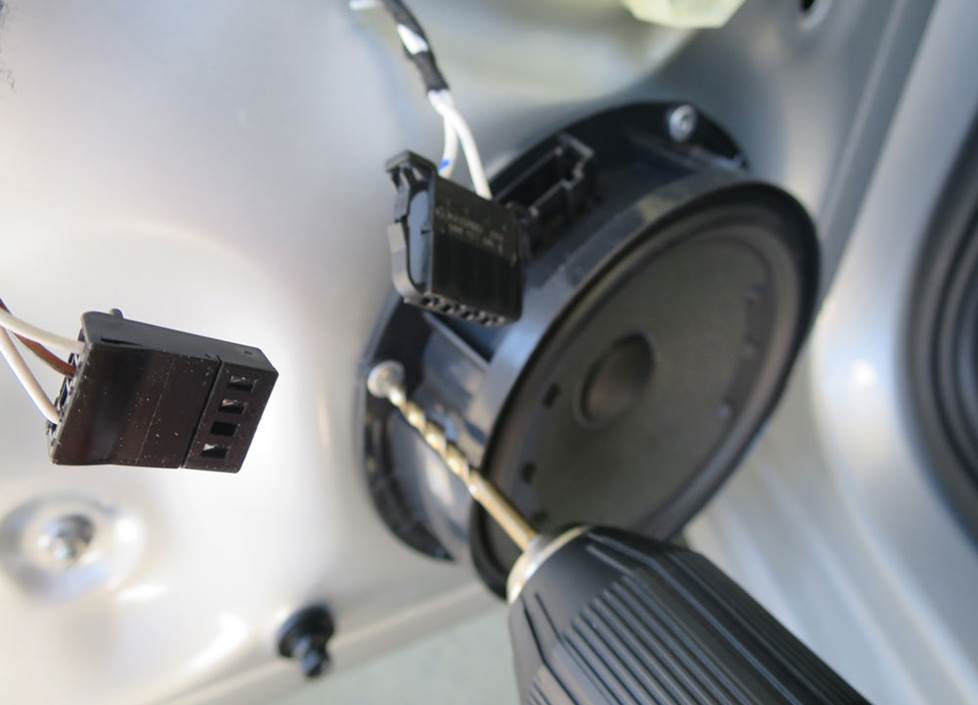 volkswagen golf rear door speakers