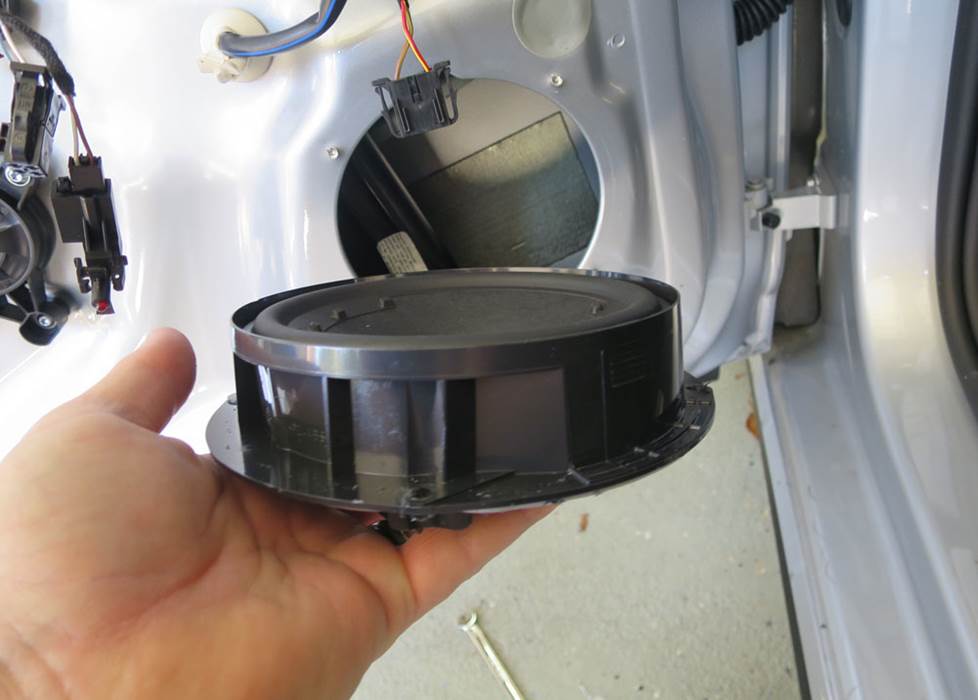 vw golf speaker removal