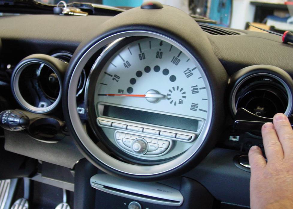 mini clubman radio removal