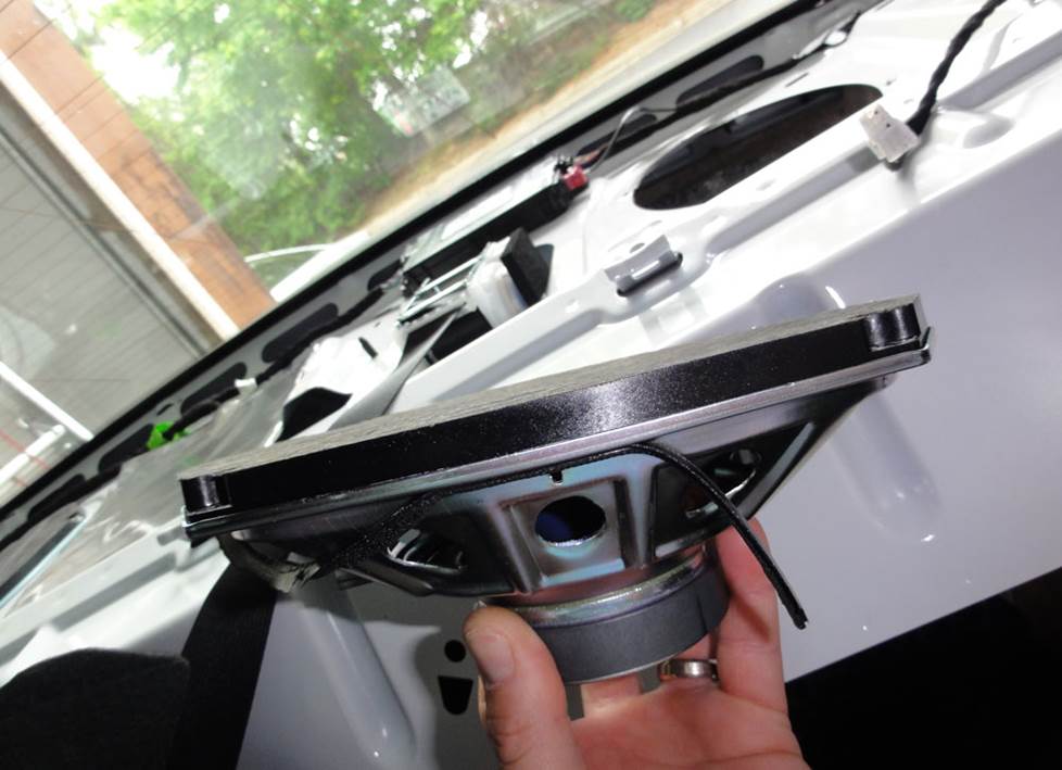 chrysler 300 speaker removal