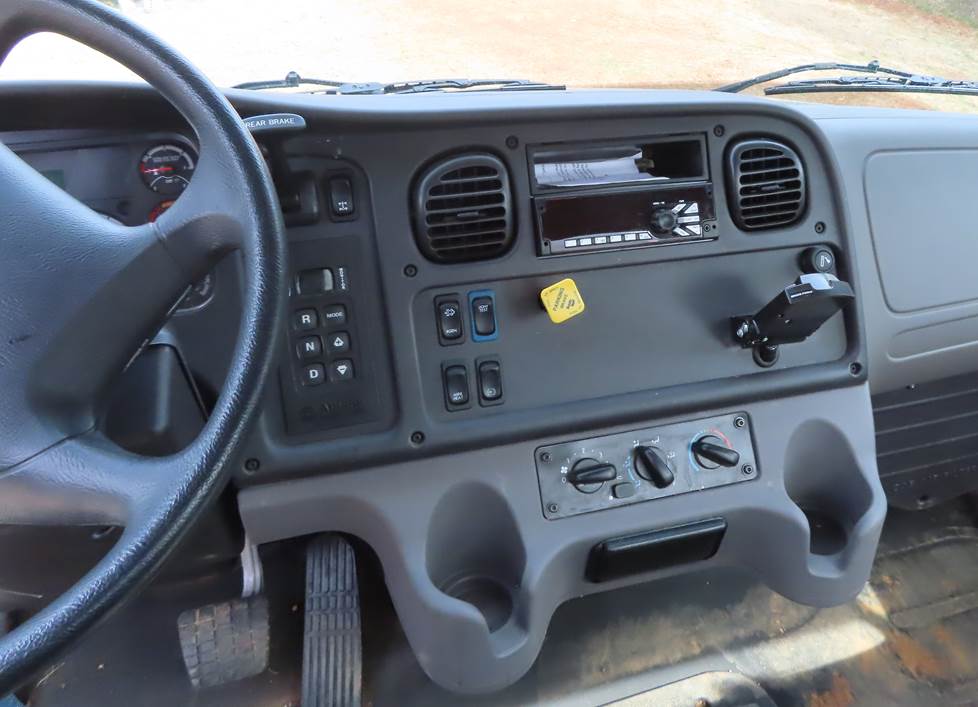 Freightliner m2 radio