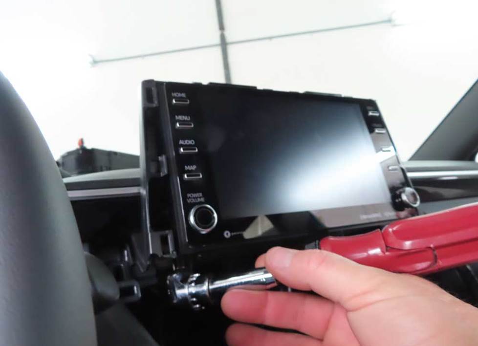 toyota corolla radio replacement