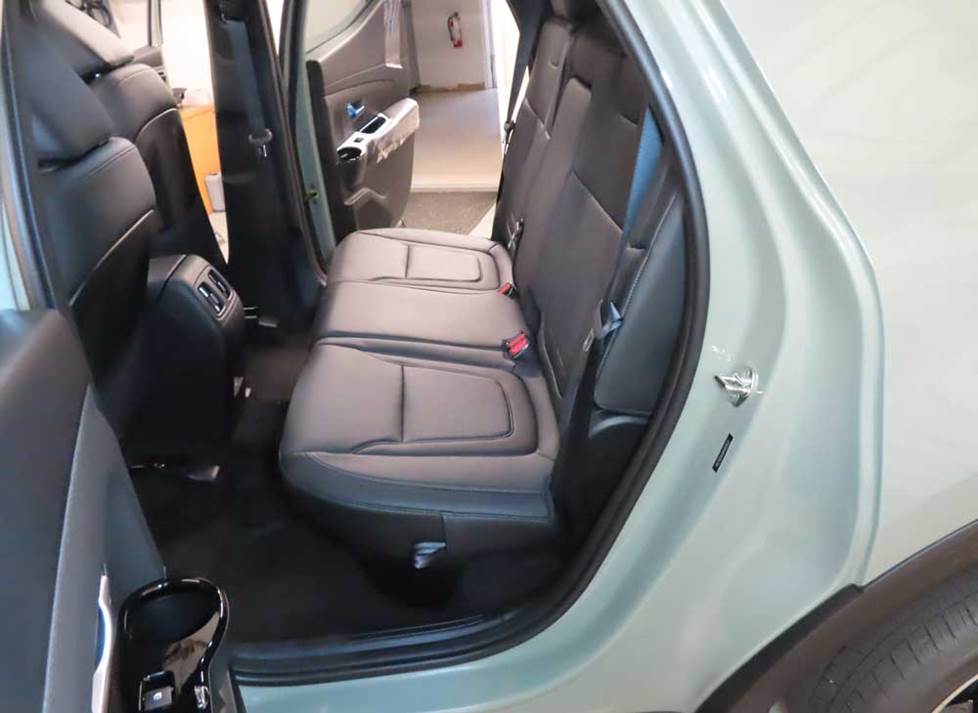 hyundai santa cruz rear seats