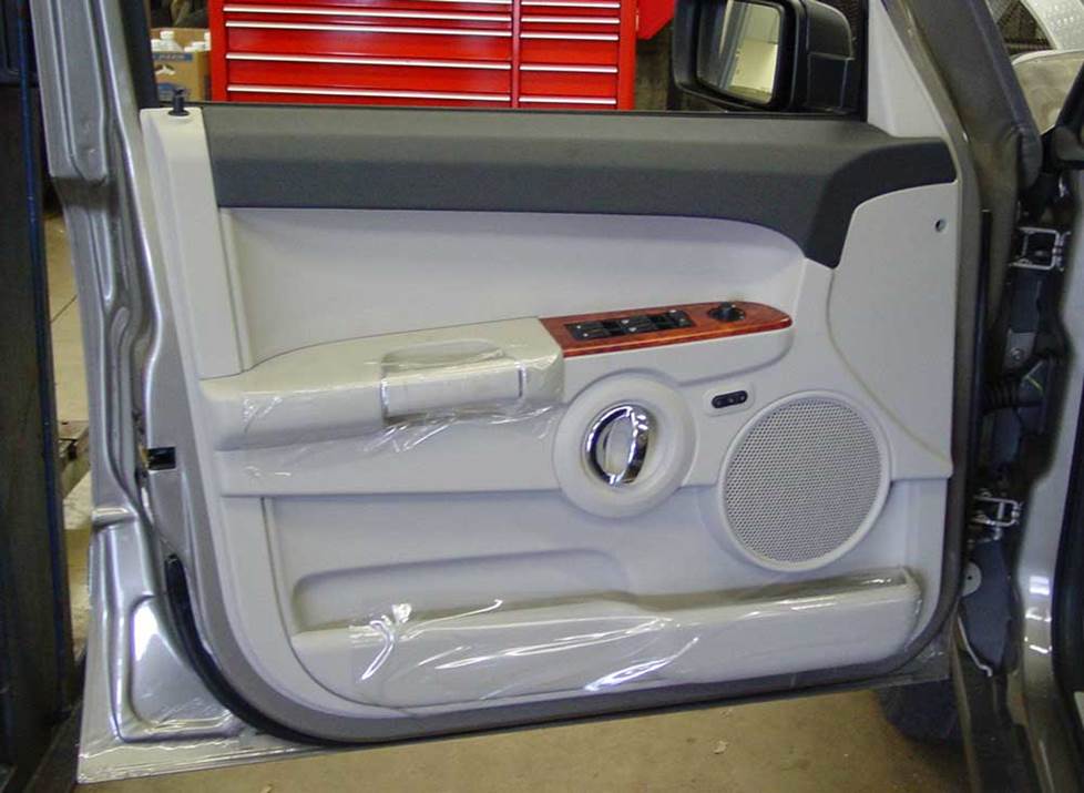 jeep commander front door speakers