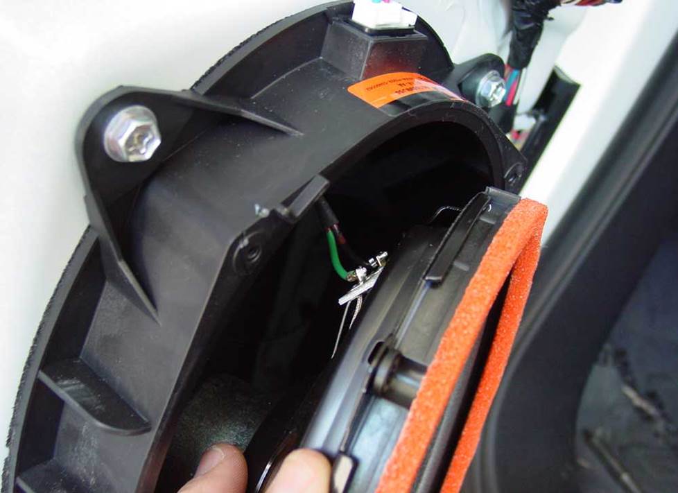 Toyota Land Cruiser speaker removal