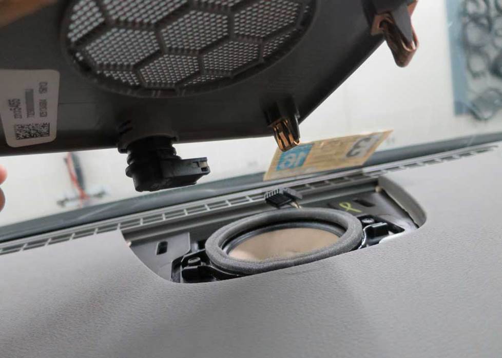 chevy impala center dash bose speaker