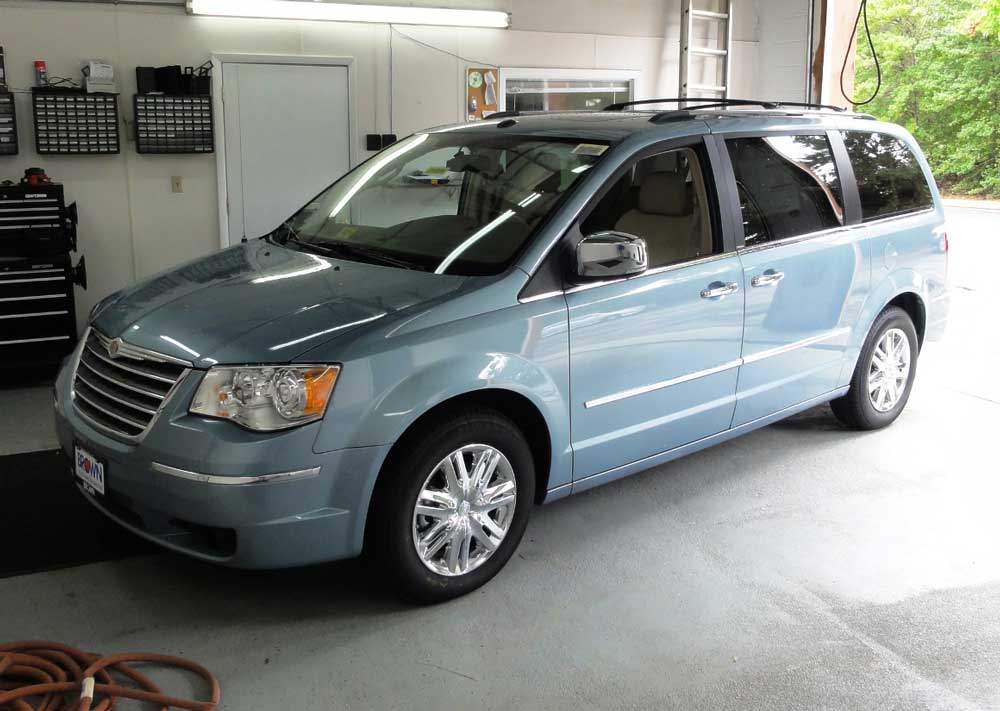 2008-2016 Chrysler Town & Country minivan