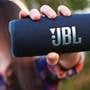 JBL Flip 6 JBL Flip 6 portable Bluetooth speaker | Crutchfield