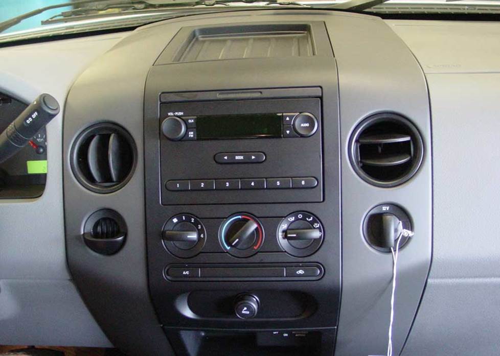 Ford F150 supercab radio
