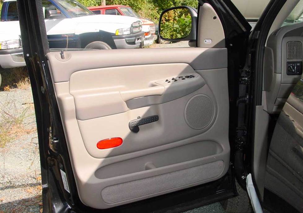 Alpine UTE-73BT Single-DIN Car Digital Media Stereo for 2002-2005 Dodge RAM  1500