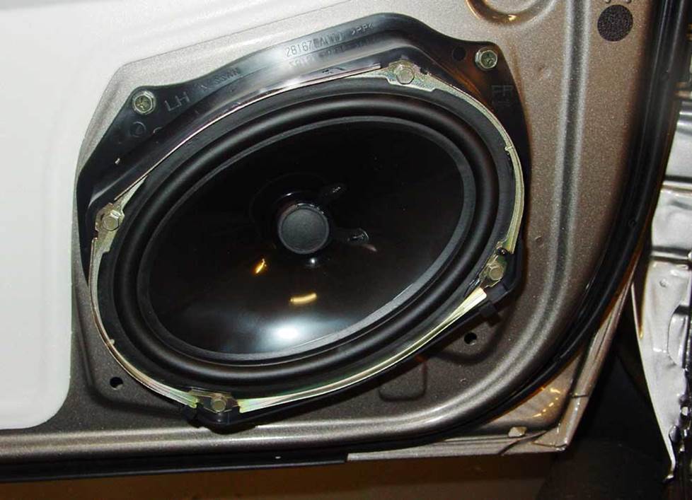 Front speaker in the Nissan Xterra