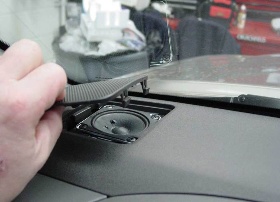 Nissan Xterra tweeter location